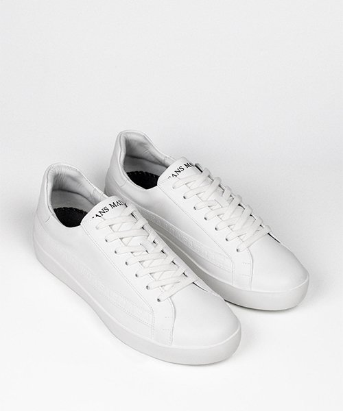 3) Clean, minimal sneaker