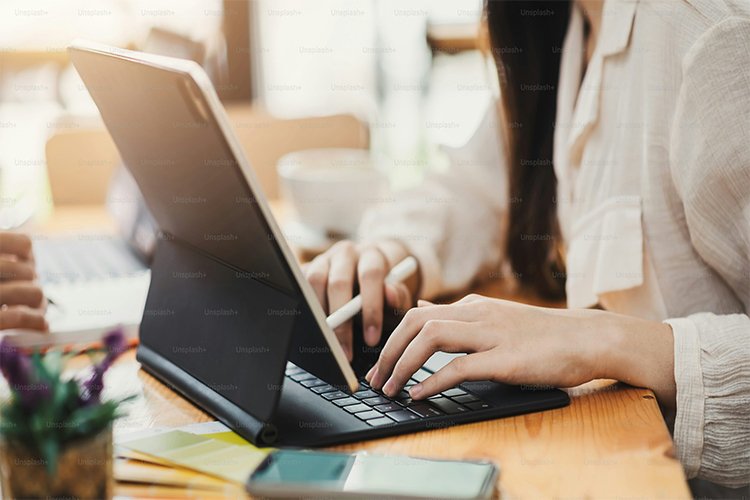 Case Study Breakdown: How a Media Page Turned Short-Form Views into 2,300 Newsletter Subscribers in 30 Days (Without Ads)